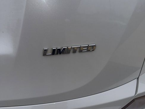 Used 2017 Toyota RAV4 Limited image 8