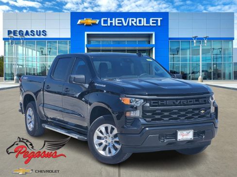 New 2025 Chevrolet Silverado 1500 Custom image 1