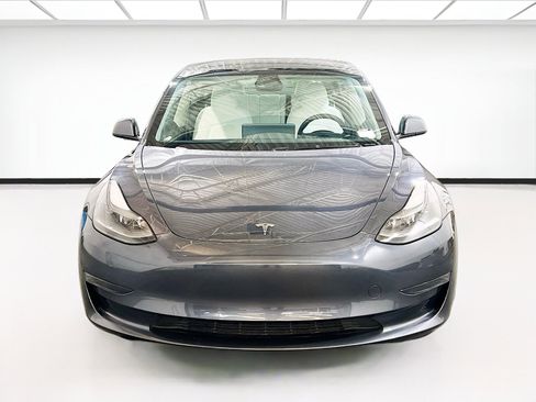 Used 2023 Tesla Model 3 Standard Range image 2