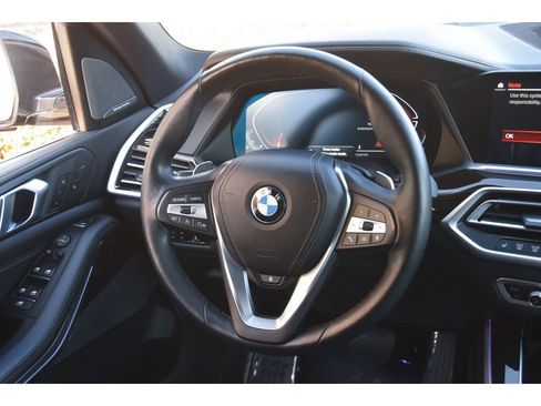 Used 2021 BMW X5 xDrive40i w/ Premium Package image 16