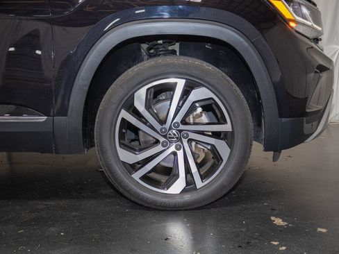 Used 2023 Volkswagen Atlas SEL AWD/4WD image 6