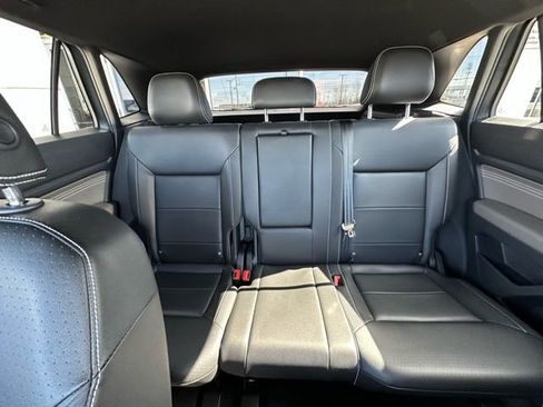 Used 2023 Volkswagen Atlas Cross Sport SE image 33