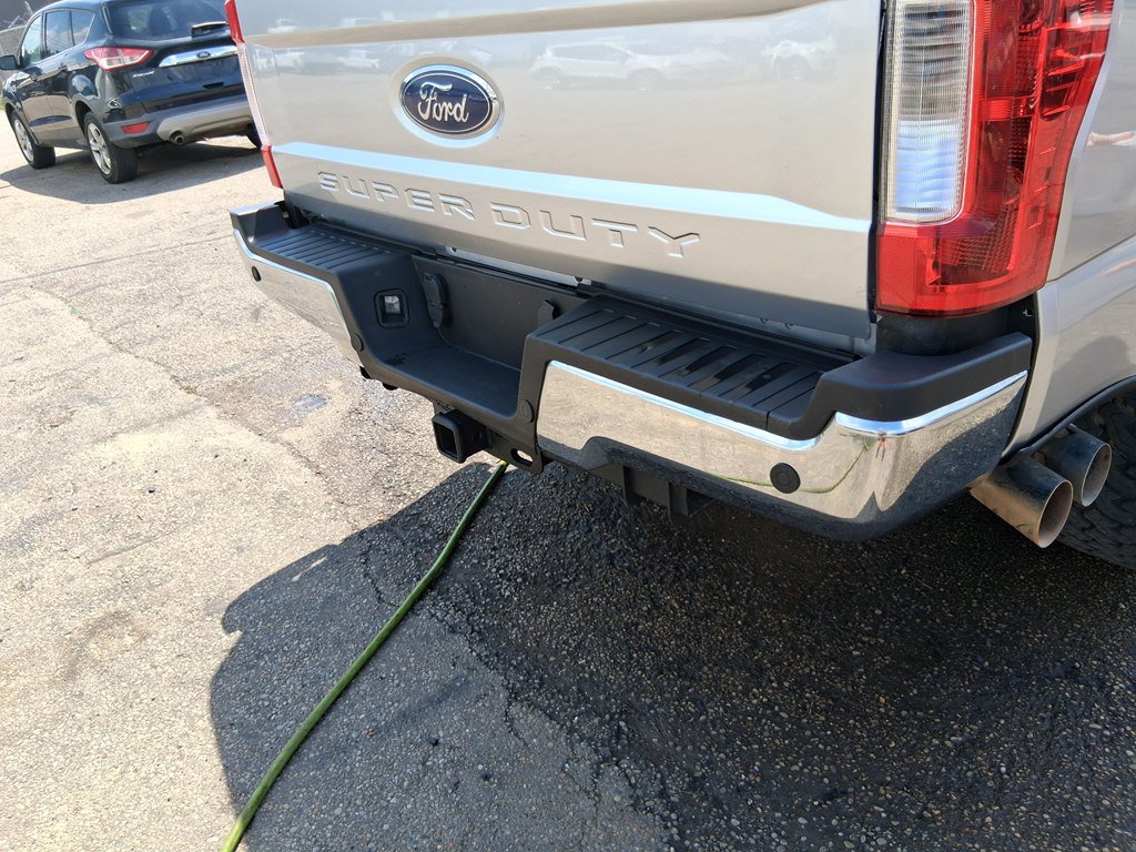 Used 2017 Ford F250 Lariat w/ Lariat Ultimate Package AWD/4WD image 13