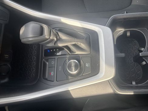 Used 2025 Toyota RAV4 LE image 39