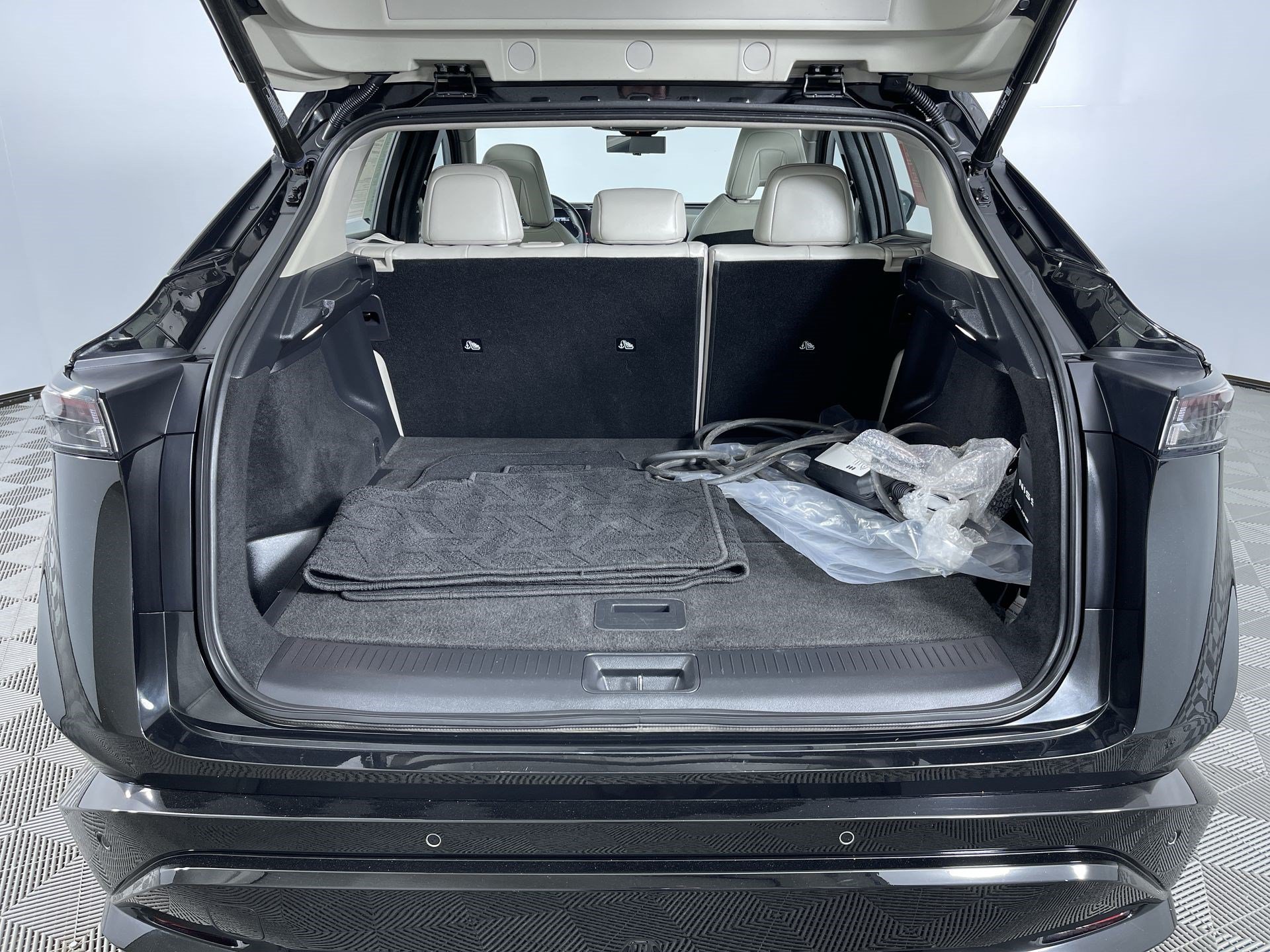 Certified 2024 Nissan Ariya AWD image 25