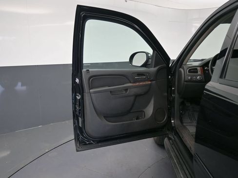 Used 2013 Chevrolet Tahoe LT AWD/4WD image 22