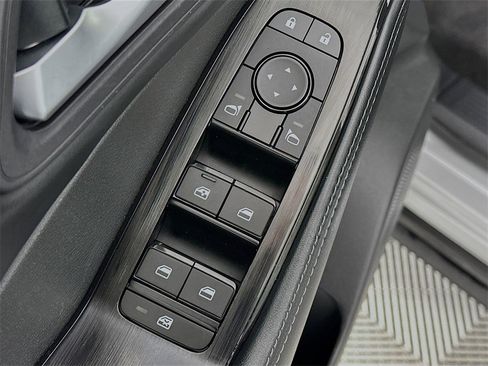 Used 2024 Nissan Rogue SV image 21