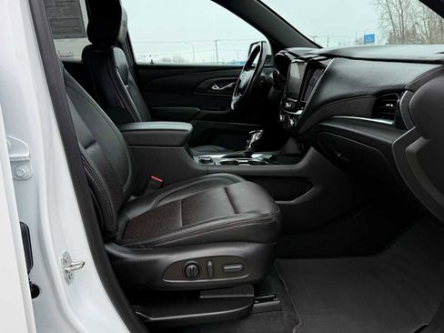 Used 2022 Chevrolet Traverse High Country image 13