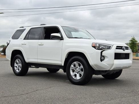 Used 2024 Toyota 4Runner SR5 AWD/4WD image 7
