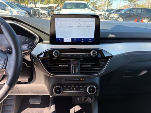 Used 2020 Ford Escape SEL image 17