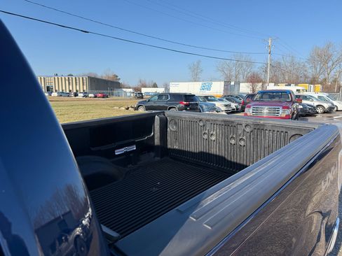 Used 2011 Ford F150 XLT w/ XLT Chrome Pkg image 9