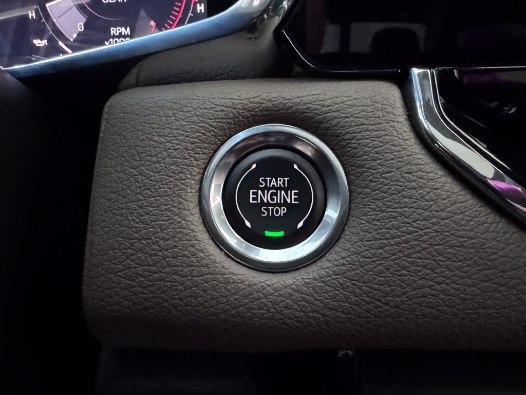 Certified 2025 GMC Canyon Denali AWD/4WD image 23