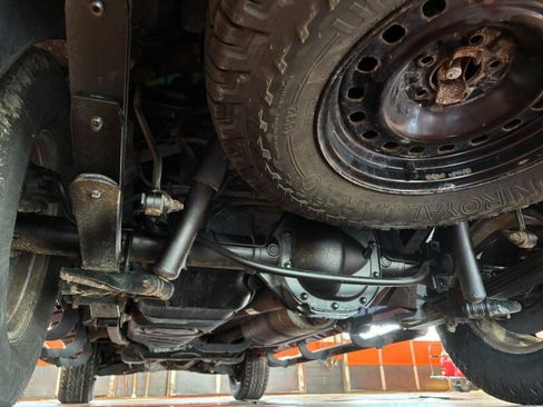 Used 2005 Ford Explorer Sport Trac XLT image 43