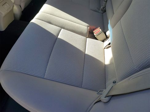 Used 2019 Subaru Outback 2.5i Premium image 15