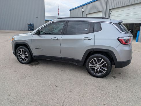 Used 2020 Jeep Compass Latitude image 6
