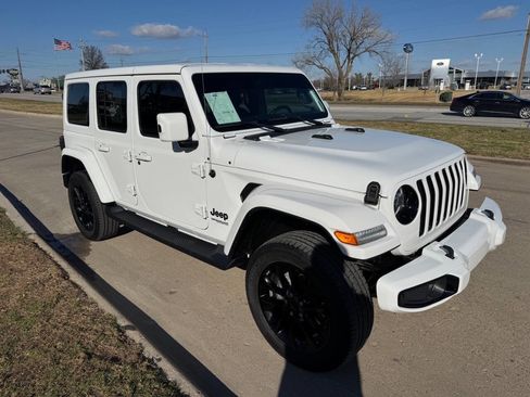 Used 2021 Jeep Wrangler Unlimited Sahara image 7