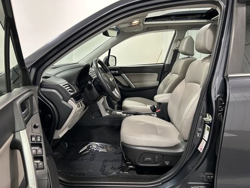 Used 2018 Subaru Forester 2.5i Limited image 3