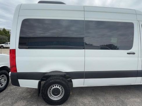 Used 2019 Freightliner Sprinter 2500 AWD/4WD image 11