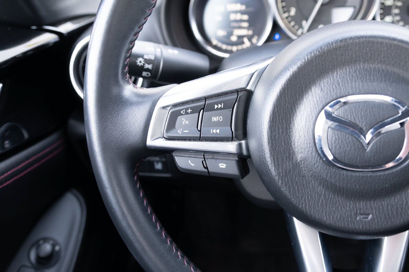 Used 2018 MAZDA MX-5 Miata RF Grand Touring RWD image 5