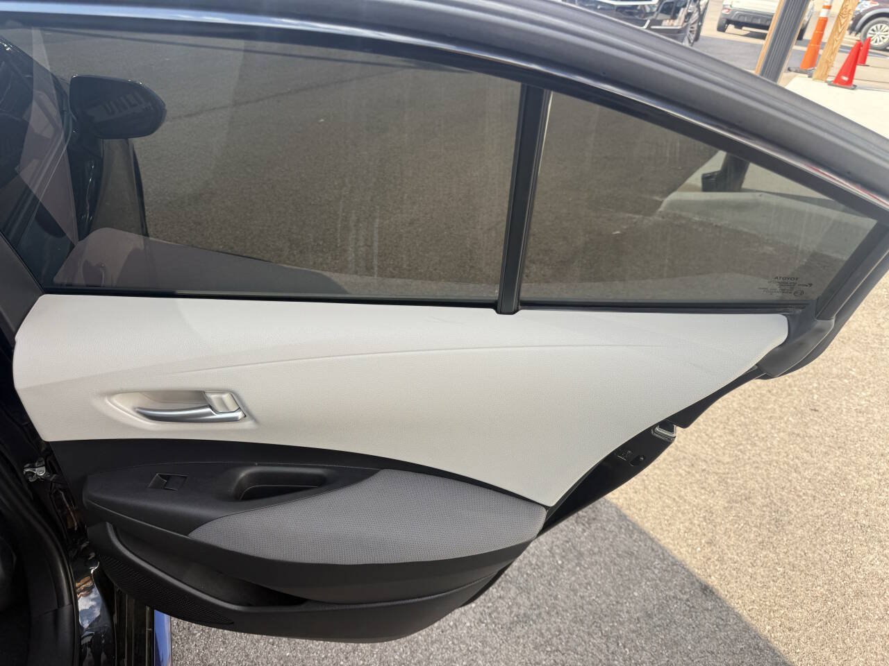 Used 2021 Toyota Corolla LE FWD image 16