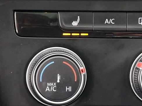 Used 2022 Volkswagen Taos SE image 24