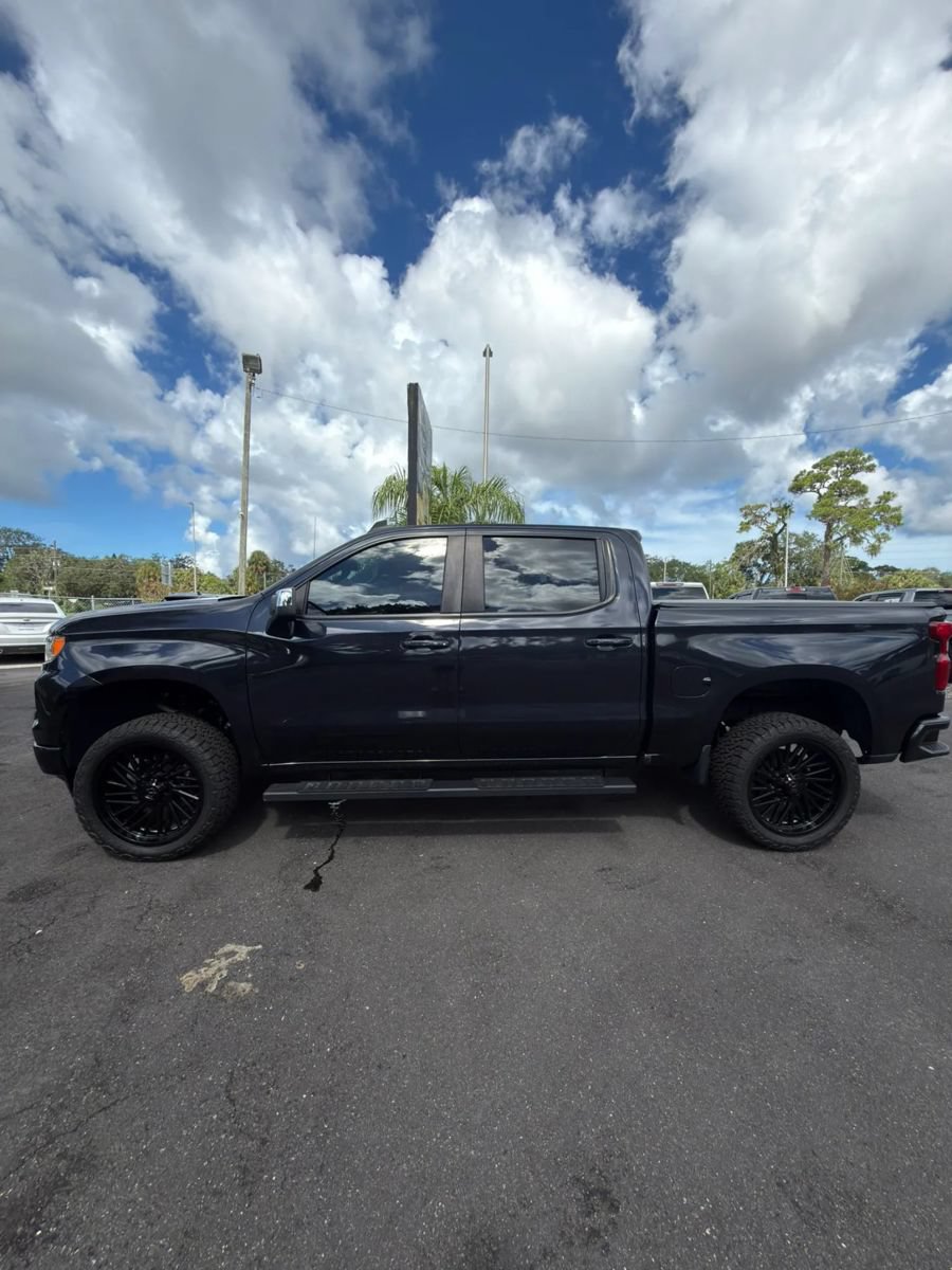 Used 2022 Chevrolet Silverado 1500 LT AWD/4WD image 8