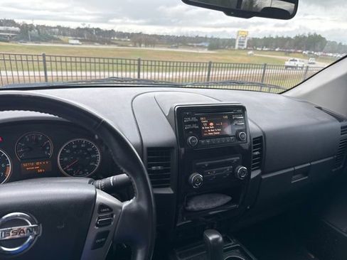 Used 2014 Nissan Titan SV w/ SV Value Truck Package image 8