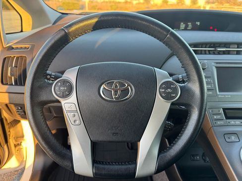 Used 2015 Toyota Prius Five image 37
