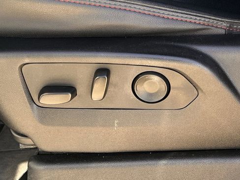 Used 2024 Chevrolet Suburban RST w/ Luxury Package image 33