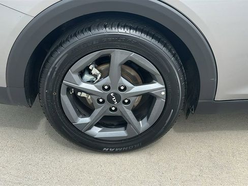 Used 2025 Kia K4 LXS image 16