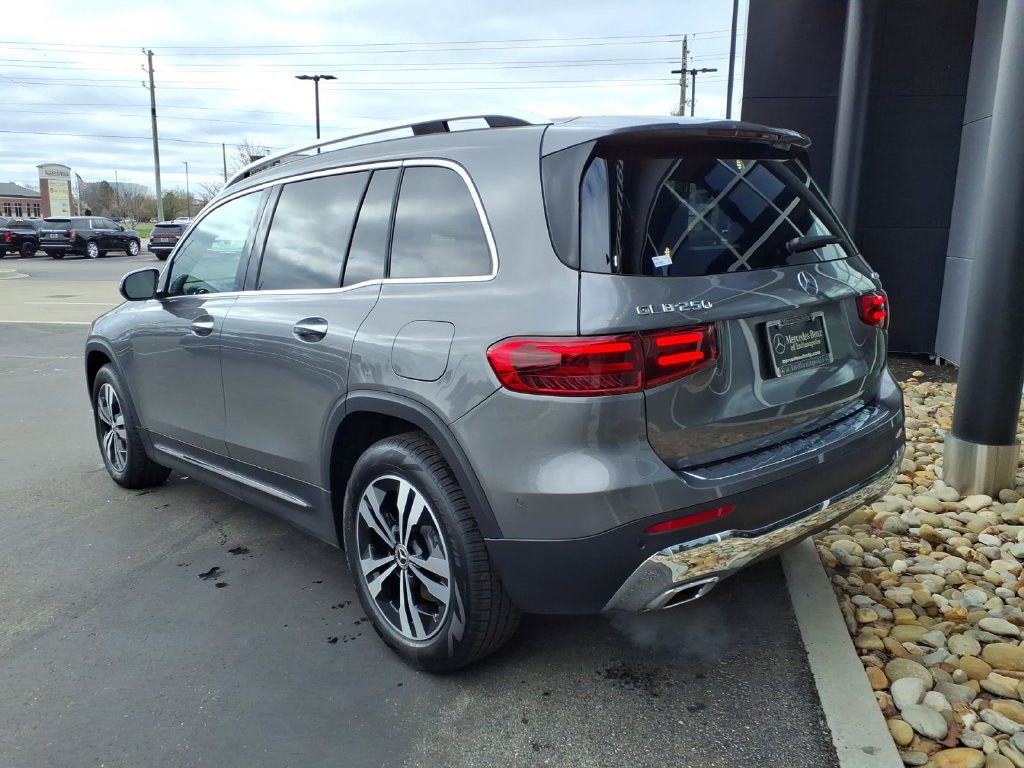 Certified 2026 Mercedes-Benz GLB 250 4MATIC image 4
