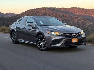 Used 2024 Toyota Camry SE video 2