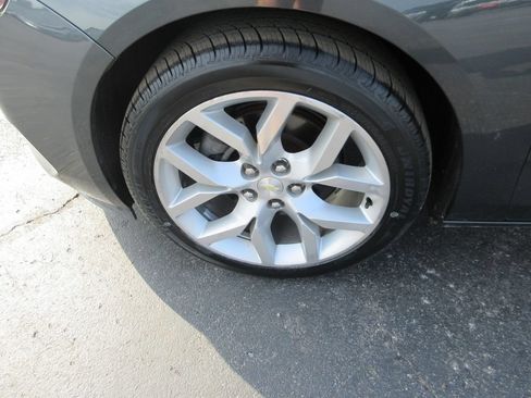 Used 2018 Chevrolet Impala Premier FWD image 13