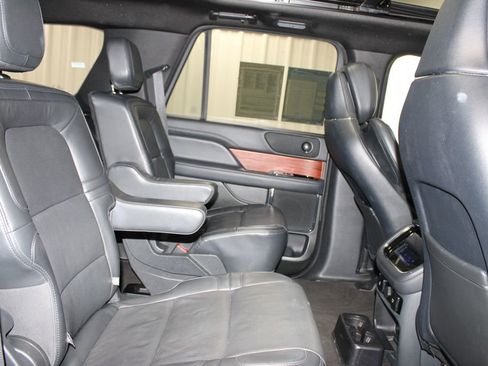 Used 2023 Lincoln Navigator Reserve image 29