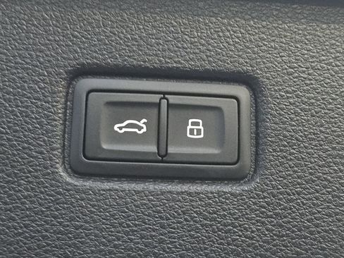 Used 2022 Audi Q7 2.0T Premium w/ Convenience Package image 11