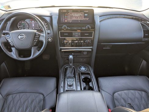 Used 2022 Nissan Armada Platinum w/ Captain's Chairs Package RWD image 17