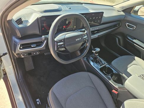 Used 2025 Kia K4 LXS image 13