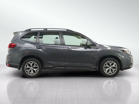 Used 2020 Subaru Forester Premium AWD/4WD image 6