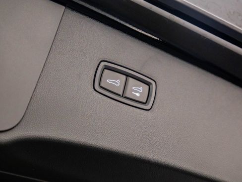 Certified 2025 Porsche Cayenne E-Hybrid Coupe AWD/4WD image 31