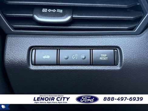 Used 2025 Nissan Altima 2.5 SV FWD image 18