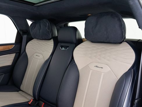 Certified 2025 Bentley Bentayga image 25