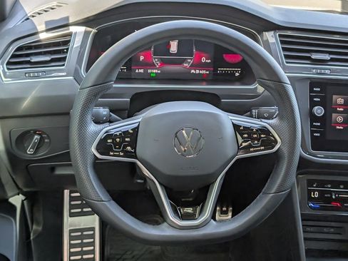 Used 2022 Volkswagen Tiguan SE R-Line FWD image 24