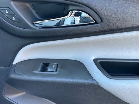 Used 2024 Chevrolet Equinox LS image 23