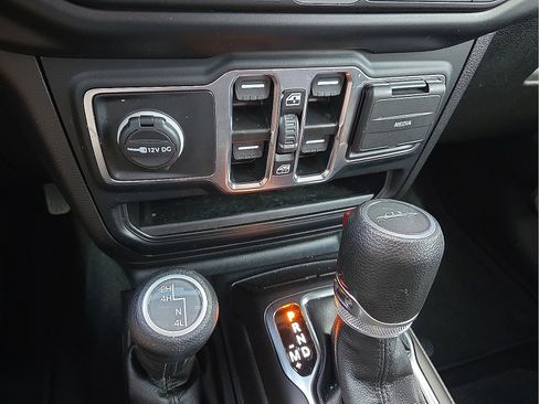 Used 2023 Jeep Gladiator Sport image 19