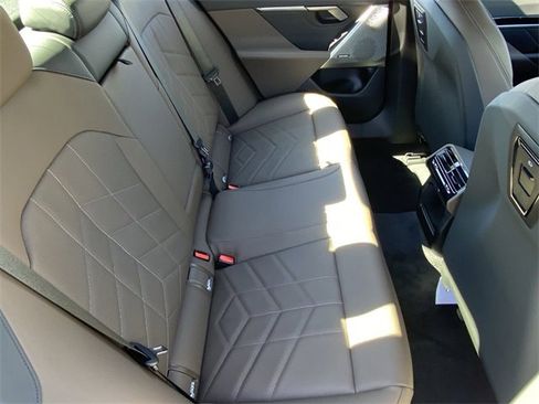 New 2025 BMW 530i image 13