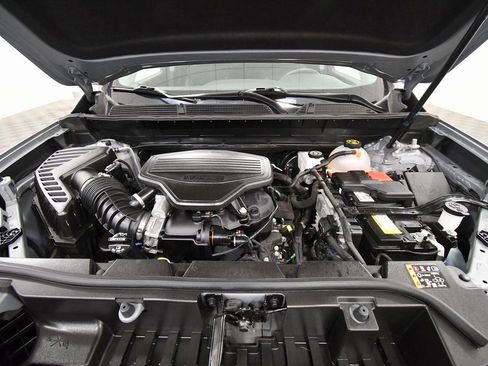 Used 2023 GMC Acadia SLT image 12