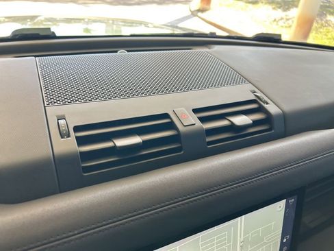 Used 2020 Land Rover Defender 110 SE image 56