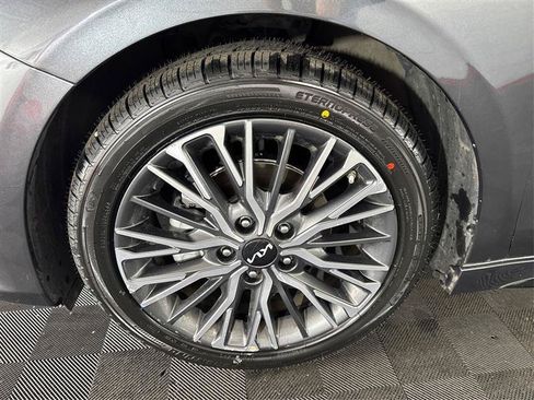Used 2023 Kia Forte GT-Line w/ GT-Line Premium Package FWD image 32