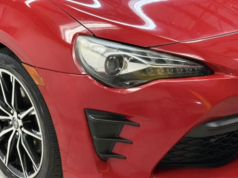Used 2018 Toyota 86 image 4
