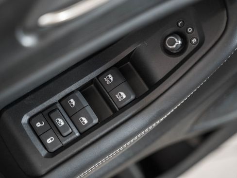 New 2025 Jeep Grand Cherokee Laredo X image 36